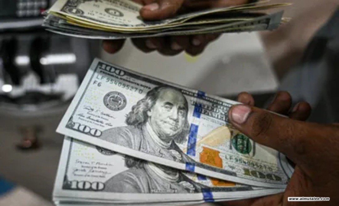أسعار صرف الدولار تسجل هبوطاً جديداً في الأسواق العراقية