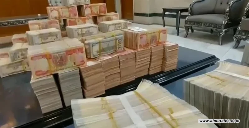الكشف عن فجوة مالية بالعراق بـ9.5 مليار دولار شهرياً رغم تأمين الرواتب