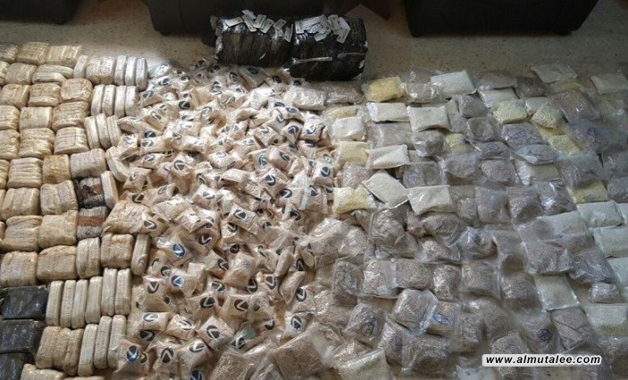 القبض على تاجرين وضبط 10 آلاف حبة كبتاجون مخبأة بصحراء كربلاء