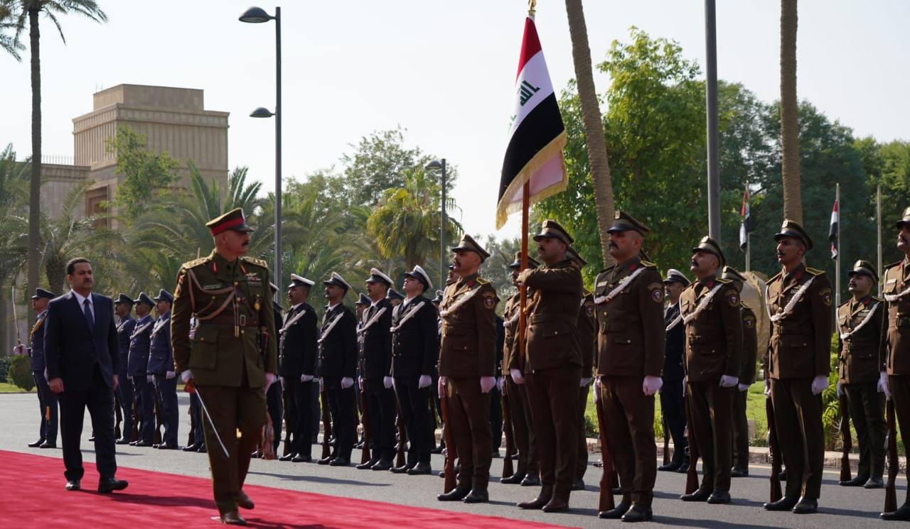الكاظمي يسلّم السوداني مهامه الرسمية رئيساً للحكومة العراقية