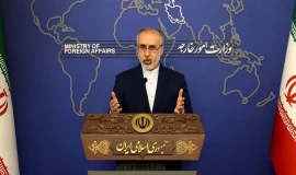طهران تدعو الدول السبع للنأي بنفسها عن "سياسات الماضي التدميرية"