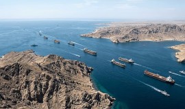 التلفزيون الإيراني: السفن تنتظر أوامر الحرس الثوري لعبور مضيق هرمز
