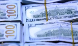 مستشار حكومي يكشف عن إيجابيات عودة المصارف العراقية للتعاملات الدولية