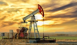 تراجع مستمر لأسعار النفط بعد الارتفاع المفاجئ للمخزونات الأمريكية