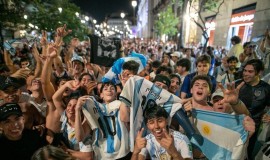 ​جنون التانغو يقلب نيويورك رأساً على عقب قبل صدام إسبانيا التاريخي