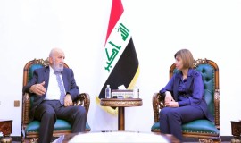 وزيرة الهجرة و أمير الطائفة الأيزيدية في العراق والعالم يتباحثان أوضاع النازحين والعائدين الأيزيديين