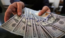 أسعار الدولار تسجل انخفاضاً مقابل الدينار في بغداد واربيل