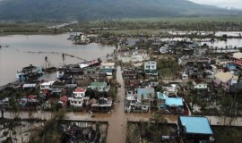 أجبرت الآلاف على إخلاء منازلهم... عاصفة قوية مصحوبة بأمطار غزيرة تضرب الفلبين