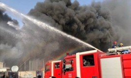 الدفاع المدني يسيطر على حريق اندلع بـ"6" مخازن وعجلات حمل ببغداد