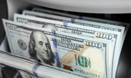تفاوت في أسعار الدولار بالإغلاق: ارتفاع طفيف ببغداد وتراجع بأربيل