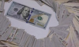 استقرار أسعار الدولار في بغداد وارتفاعها في أربيل عند الإغلاق