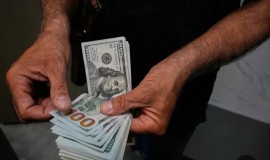 أسعار صرف الدولار تواصل ارتفاعها في بغداد وأربيل