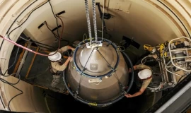 الكونغرس الأمريكي يضغط على إدارة بايدن من أجل تعزيز "القوة النووية"