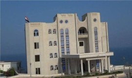 رويترز: أربعة صواريخ بالستية استهدفت القصر الرئاسي اليمني