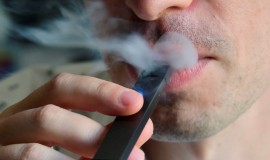 دراسة: المواد الكيماوية المستخدمة في السجائر الإلكترونية أكثر ضرراً من النيكوتين