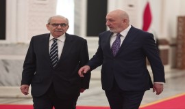 رئيس الجمهورية لرئيس الحكومة اللبنانية: العراق يدعم استقرار لبنان
