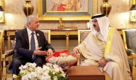 الرئيس رشيد وملك البحرين يؤكدان على أهمية إرساء الأمن والاستقرار بالمنطقة